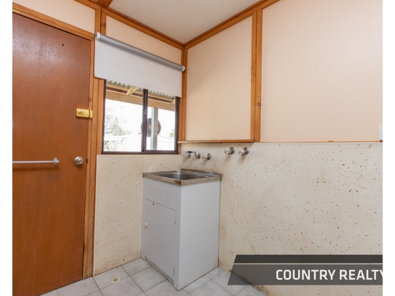 19 Radnor Road, York WA 6302