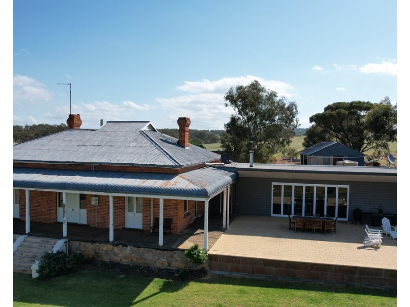 127 Mount Road, Toodyay WA 6566