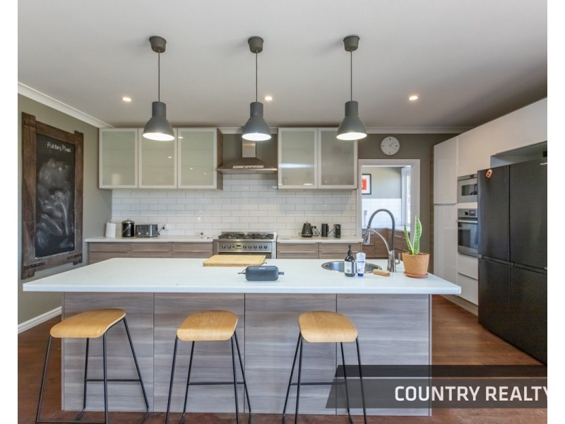 127 Mount Road, Toodyay WA 6566