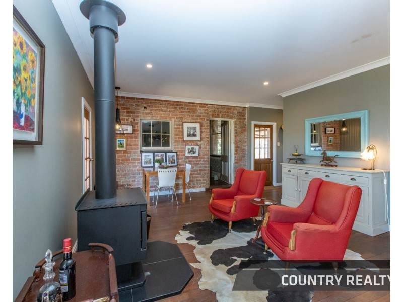 127 Mount Road, Toodyay WA 6566