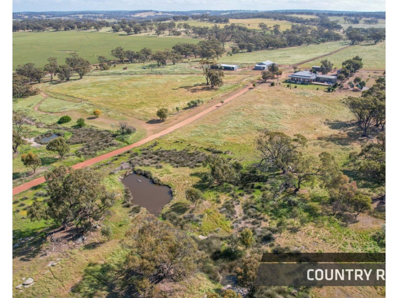 127 Mount Road, Toodyay WA 6566
