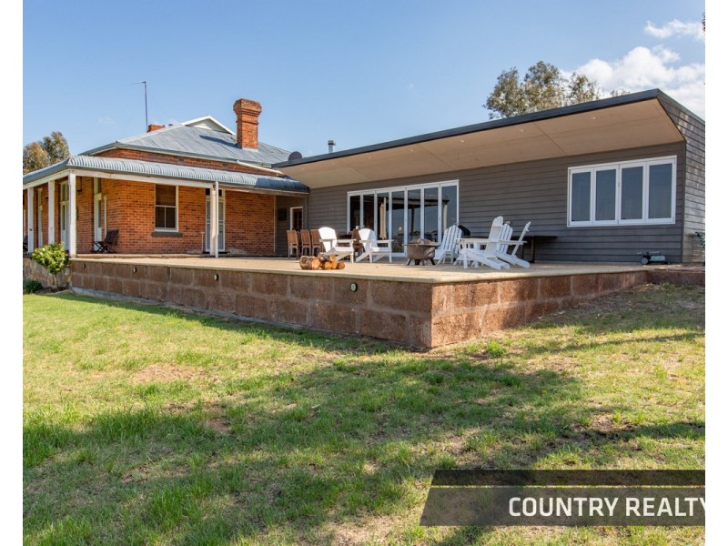 127 Mount Road, Toodyay WA 6566