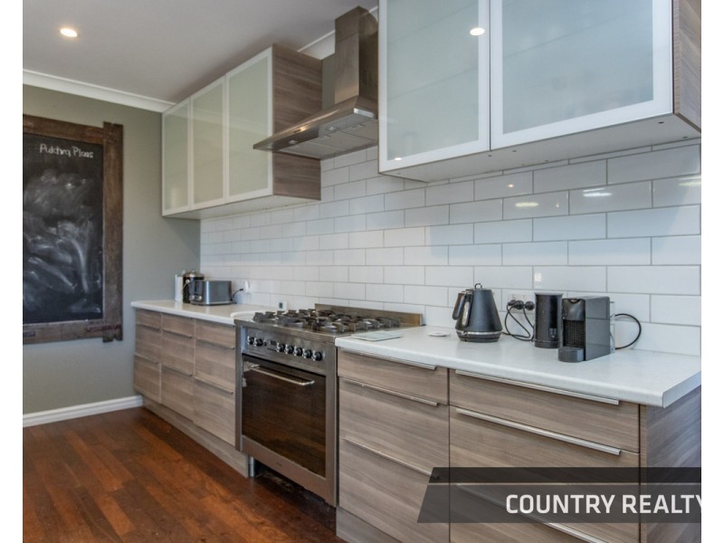 127 Mount Road, Toodyay WA 6566