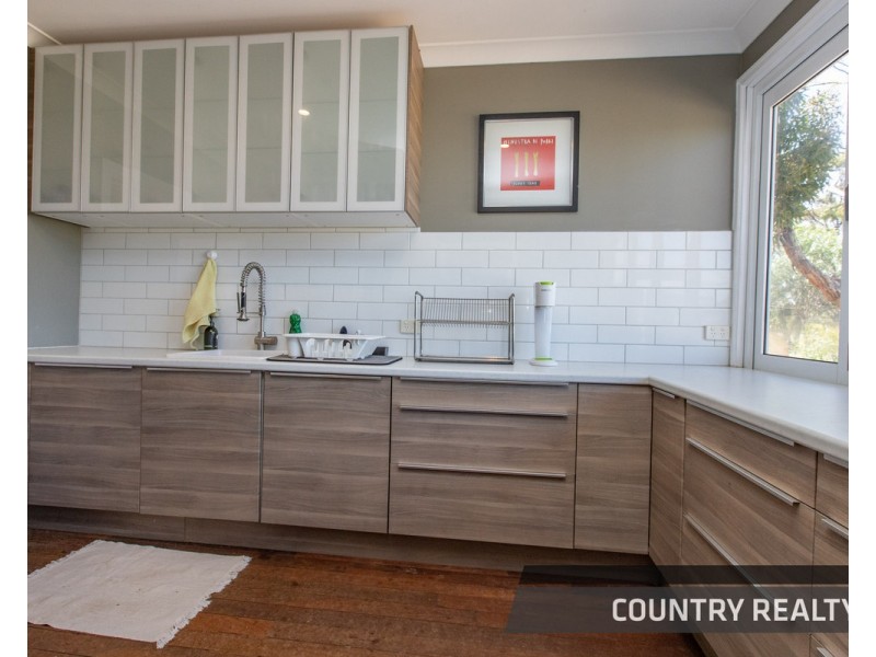 127 Mount Road, Toodyay WA 6566