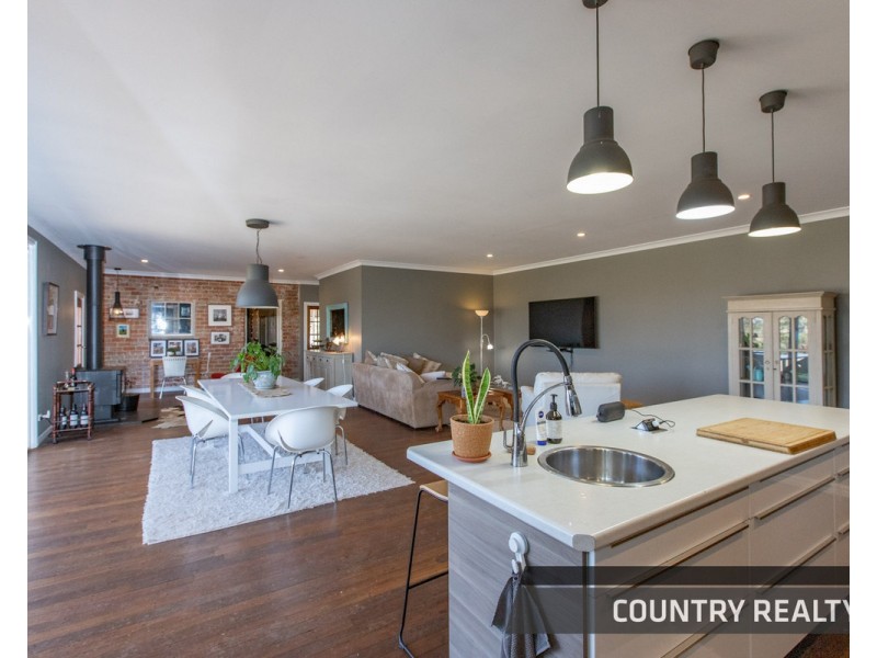 127 Mount Road, Toodyay WA 6566