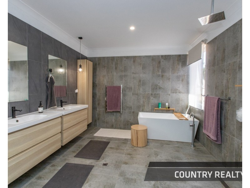 127 Mount Road, Toodyay WA 6566