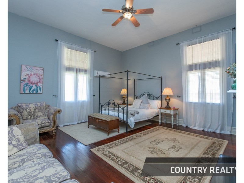 127 Mount Road, Toodyay WA 6566