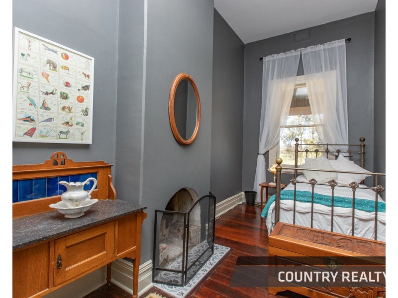 127 Mount Road, Toodyay WA 6566