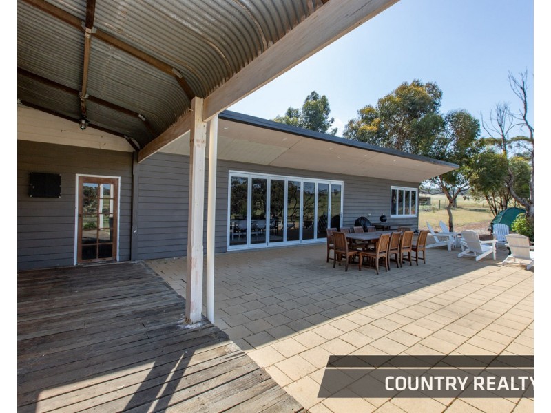 127 Mount Road, Toodyay WA 6566