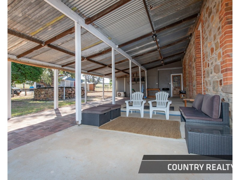 127 Mount Road, Toodyay WA 6566