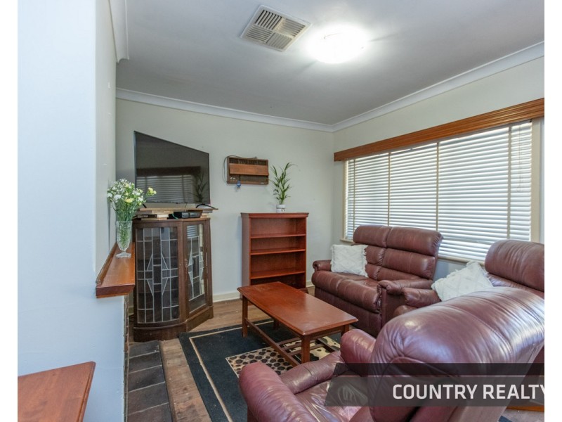 51 Suburban Road, Northam WA 6401