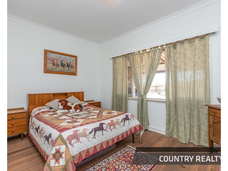 51 Suburban Road, Northam WA 6401