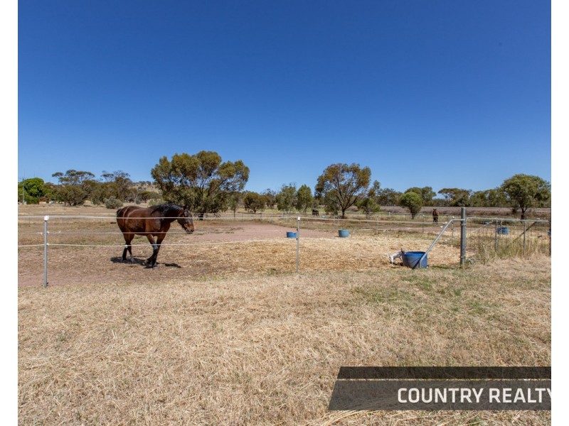 51 Suburban Road, Northam WA 6401
