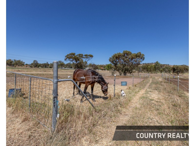 51 Suburban Road, Northam WA 6401