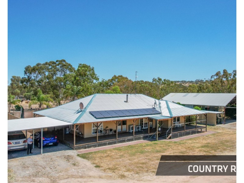 8 Leeder Road, Mokine, Northam WA 6401