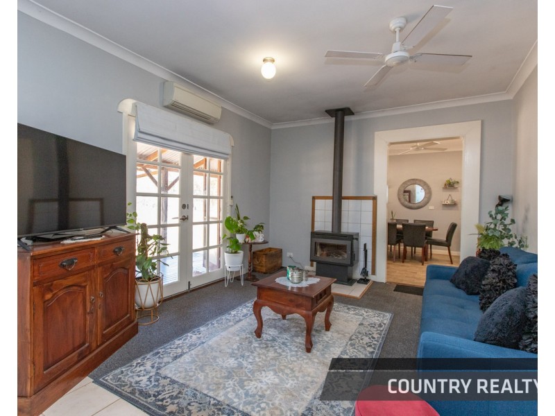 8 Leeder Road, Mokine, Northam WA 6401