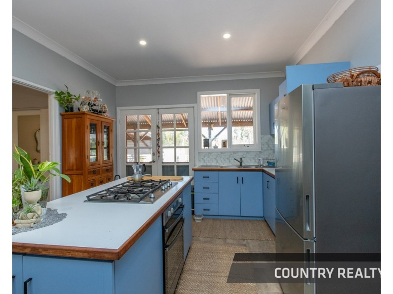 8 Leeder Road, Mokine, Northam WA 6401