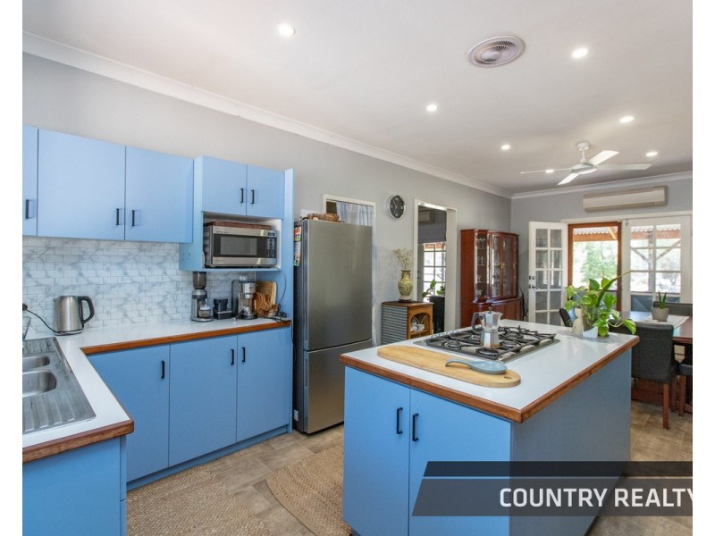 8 Leeder Road, Mokine, Northam WA 6401