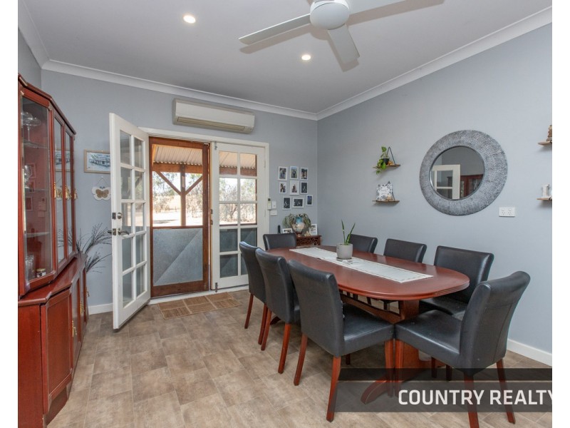 8 Leeder Road, Mokine, Northam WA 6401