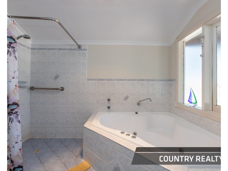 8 Leeder Road, Mokine, Northam WA 6401