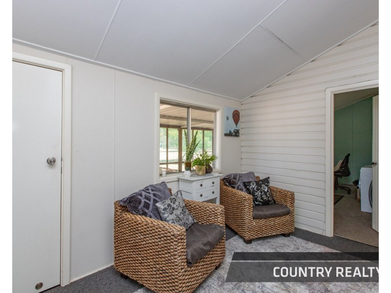 8 Leeder Road, Mokine, Northam WA 6401