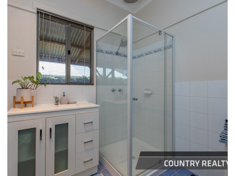 8 Leeder Road, Mokine, Northam WA 6401