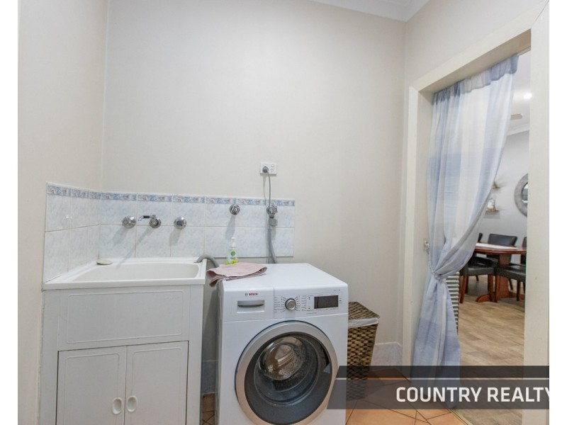 8 Leeder Road, Mokine, Northam WA 6401