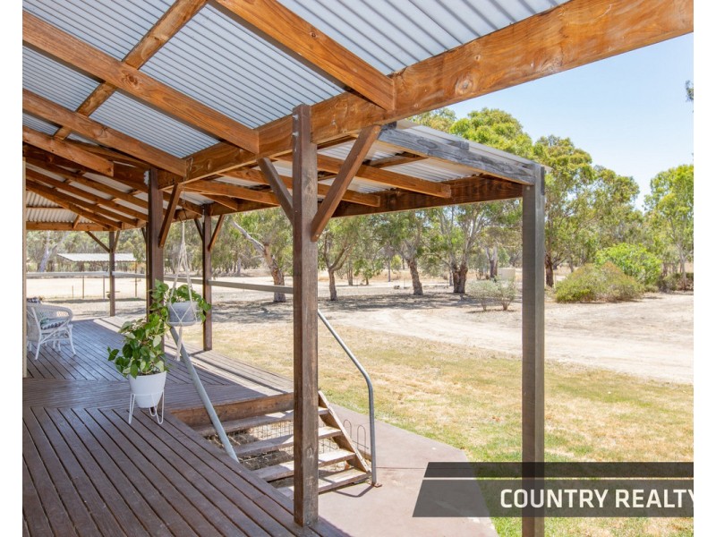 8 Leeder Road, Mokine, Northam WA 6401