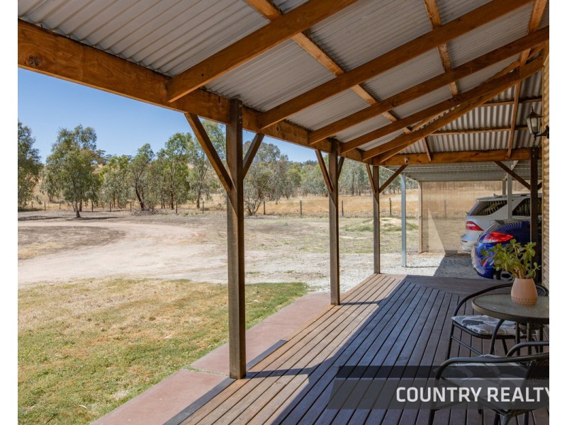 8 Leeder Road, Mokine, Northam WA 6401