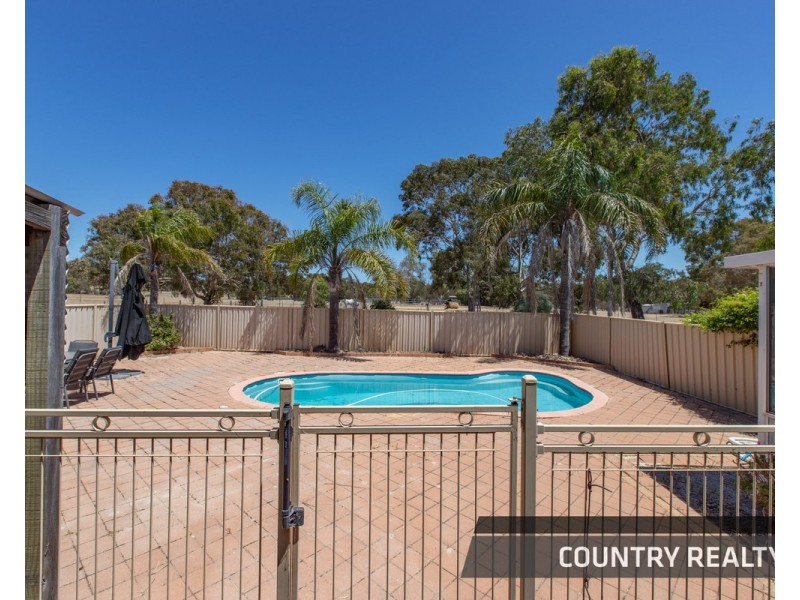 8 Leeder Road, Mokine, Northam WA 6401