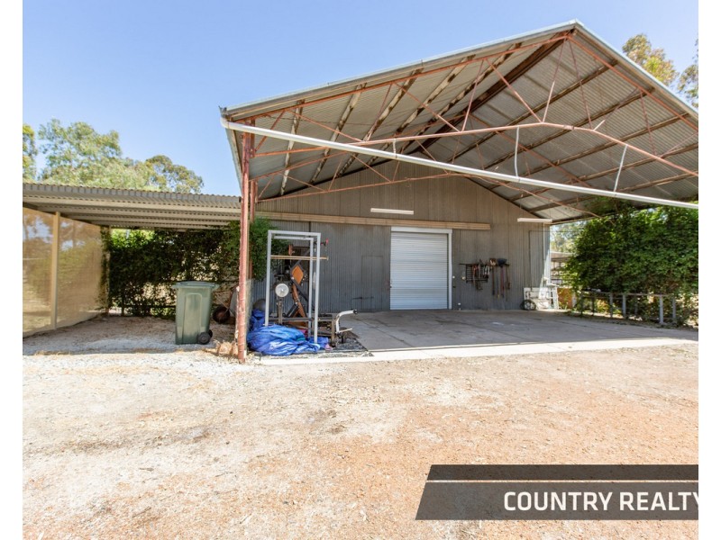 8 Leeder Road, Mokine, Northam WA 6401