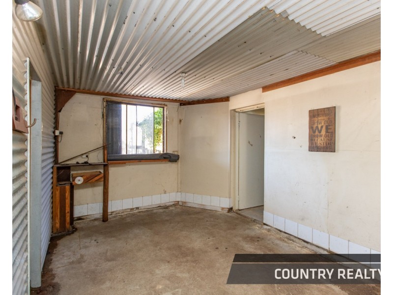 8 Leeder Road, Mokine, Northam WA 6401