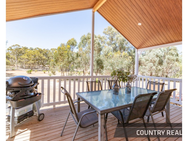 74 White Gum Ridge, Toodyay WA 6566