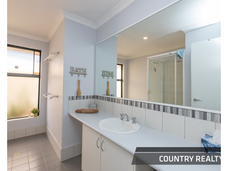 203 Duke Street West,, Northam WA 6401