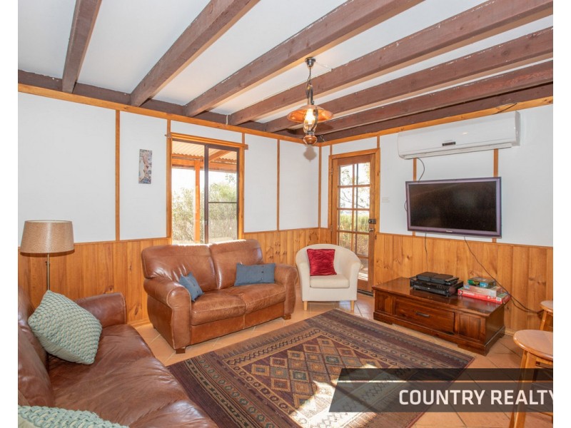 45 Adenanthus Road, Toodyay WA 6566