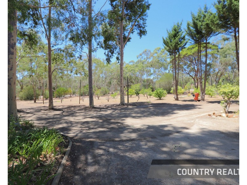 26 Hyde Drive, Wundowie WA 6560