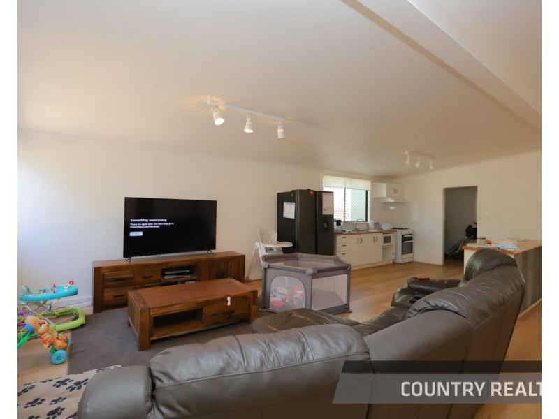 27 Croke Avenue, Northam WA 6401