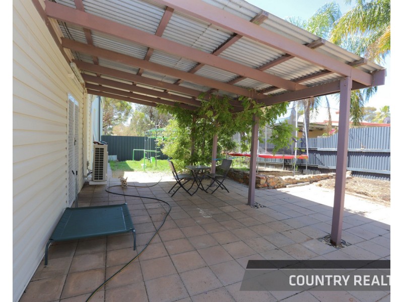 27 Croke Avenue, Northam WA 6401