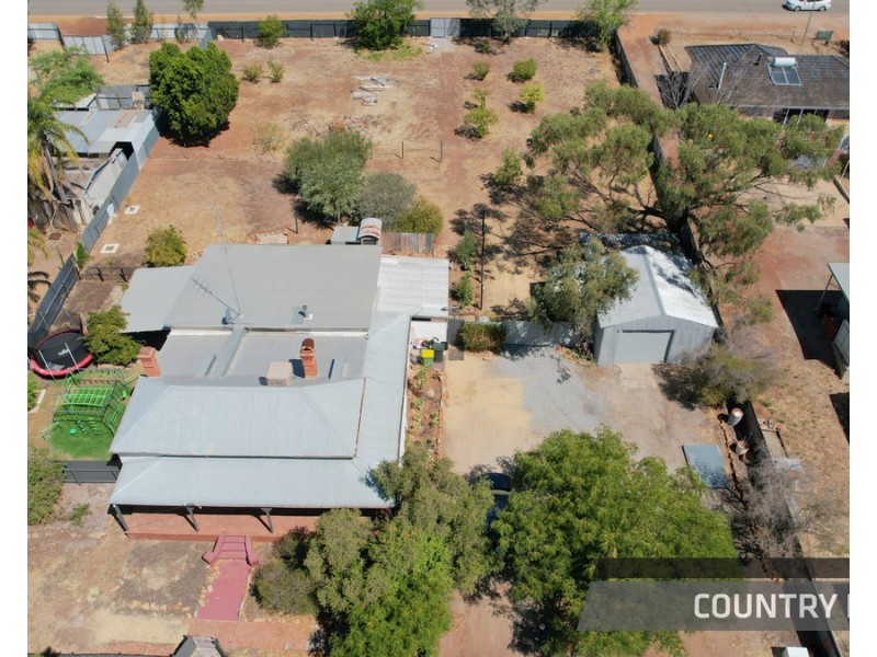 27 Croke Avenue, Northam WA 6401