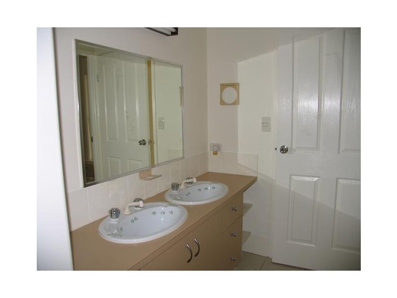58 Eagle Heights Rd, Eagle Heights QLD 4271