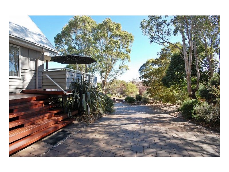 9 Oak Tree Drive, Armidale NSW 2350