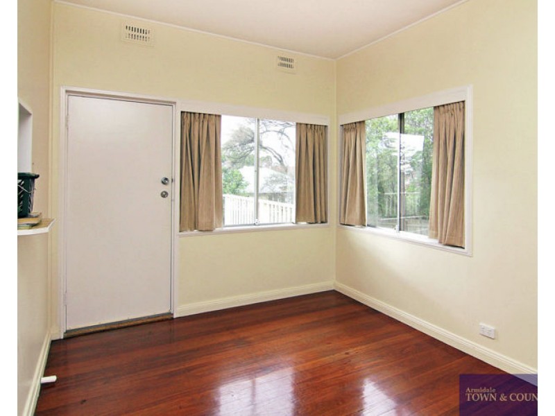 129 Mossman Street, Armidale NSW 2350
