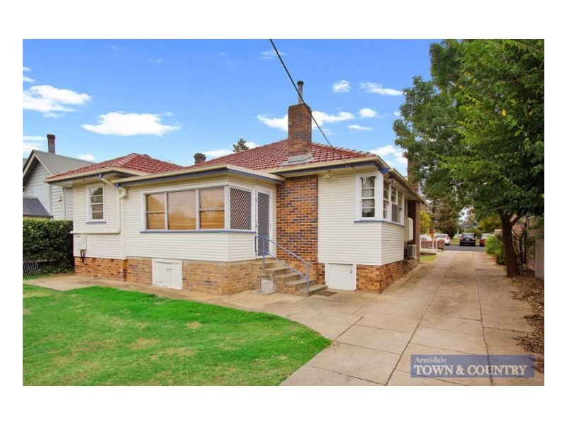 111 Butler Street, Armidale NSW 2350
