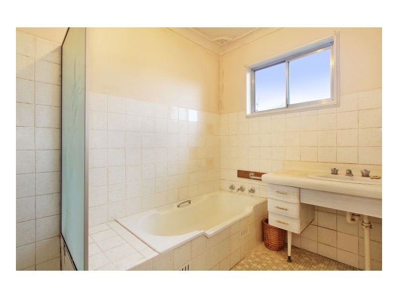 24 Judith Street, Armidale NSW 2350