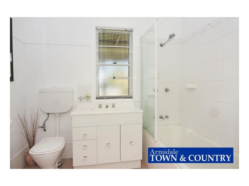 75 Douglas Street, Armidale NSW 2350