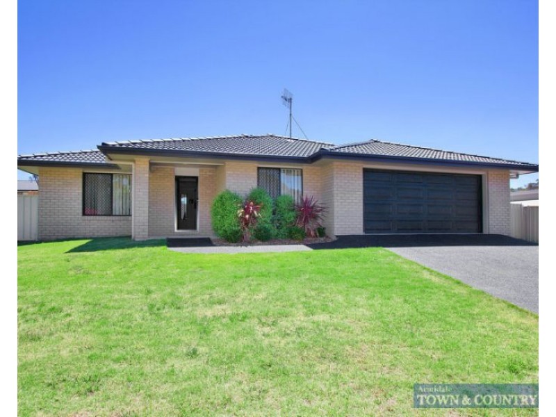 9 Earle Page Drive, Armidale NSW 2350