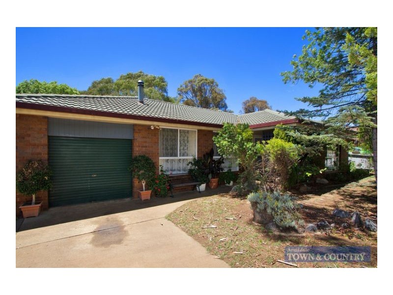 11 Baldwyn Street, Armidale NSW 2350