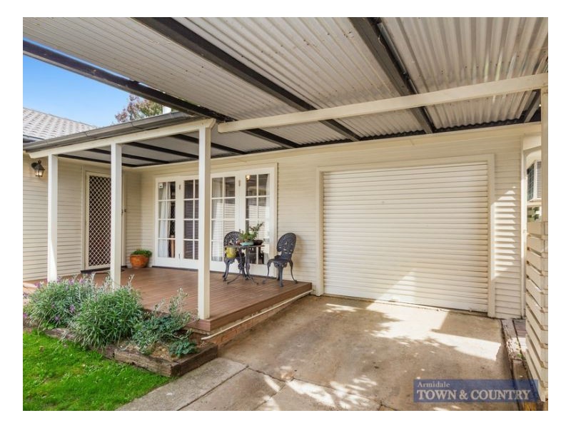 12 Holmes Ave, Armidale NSW 2350