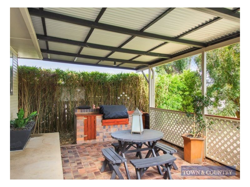 12 Holmes Ave, Armidale NSW 2350