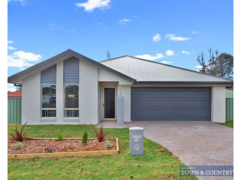 13 Morson Avenue, Armidale NSW 2350